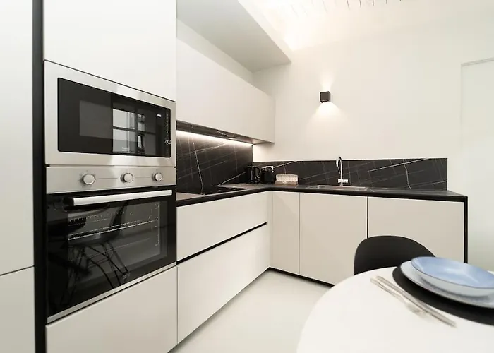 Moderno A 2 Minuti Dal Duomo Di * 科莫