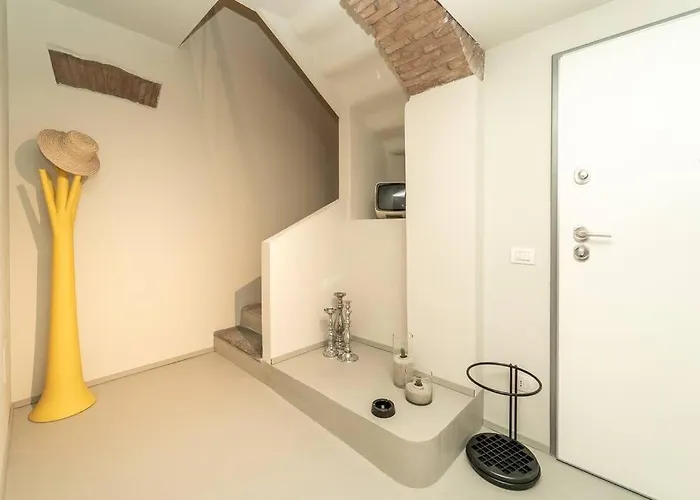 Moderno A 2 Minuti Dal Duomo Di *