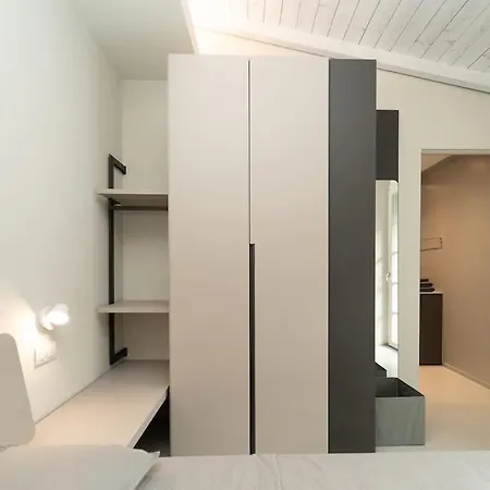 Moderno A 2 Minuti Dal Duomo Di Daire Como